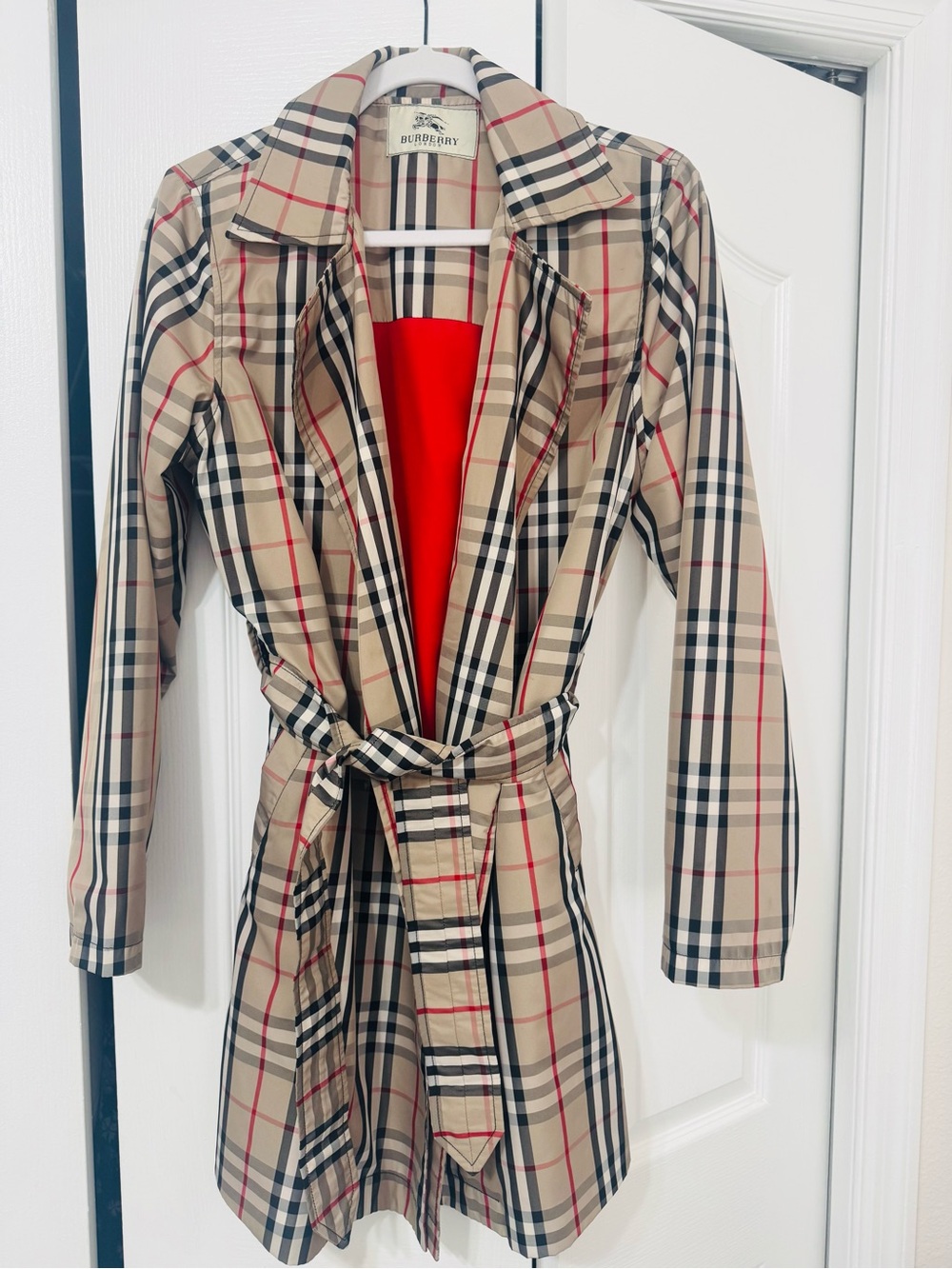 Burberry Beige Nova Check Trench Coat with Red Lining - Picture 3 of 4